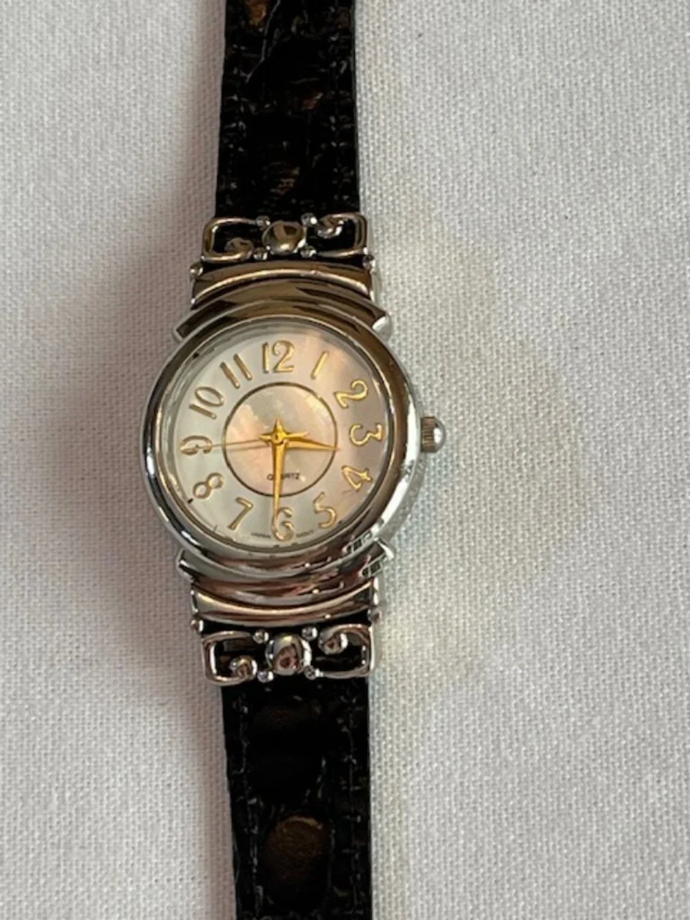 AVON | Two-sided Brown or Black Leather Band Reversible Watch-EUC-NEW Battery